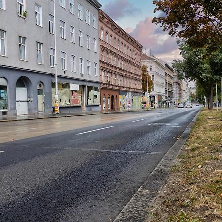 Cozy Apartment, 2 Private Terraces, 8 Min To City Center Vienna Luaran gambar
