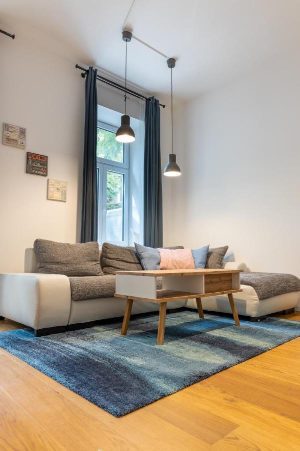 Cozy Apartment, 2 Private Terraces, 8 Min To City Center Vienna Luaran gambar